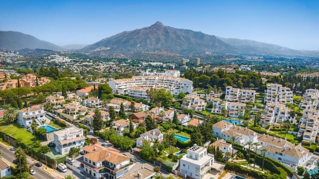 2 soveværelse Villa til salg i Nueva Andalucia, Marbella - € 1.375.000 (Ref: 9998282)