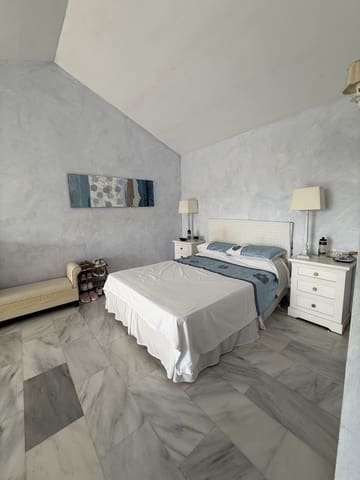 4 soveværelse Villa til salg i Calahonda, Mijas - € 950.000 (Ref: 9998284)