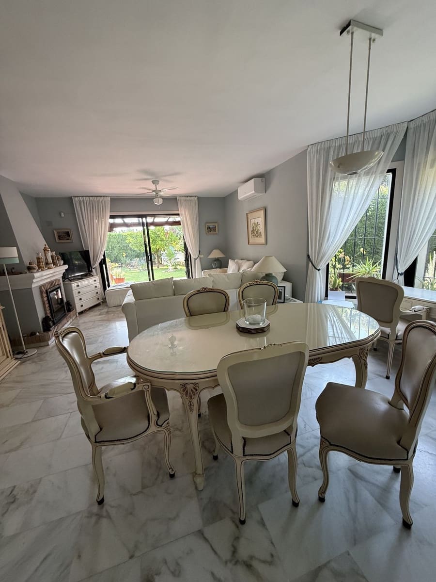 4 soveværelse Villa til salg i Calahonda - € 950.000 (Ref: 9998284)