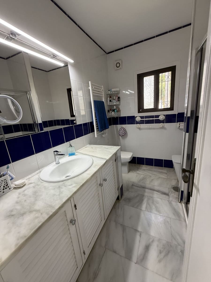 4 soveværelse Villa til salg i Calahonda - € 950.000 (Ref: 9998284)