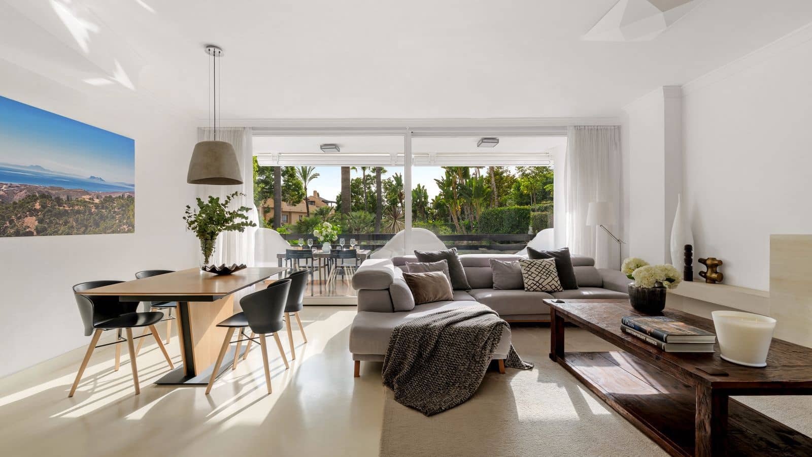 3 bedroom Semi-detached Villa for sale in Marbella - € 1,395,000 (Ref: 9998286)