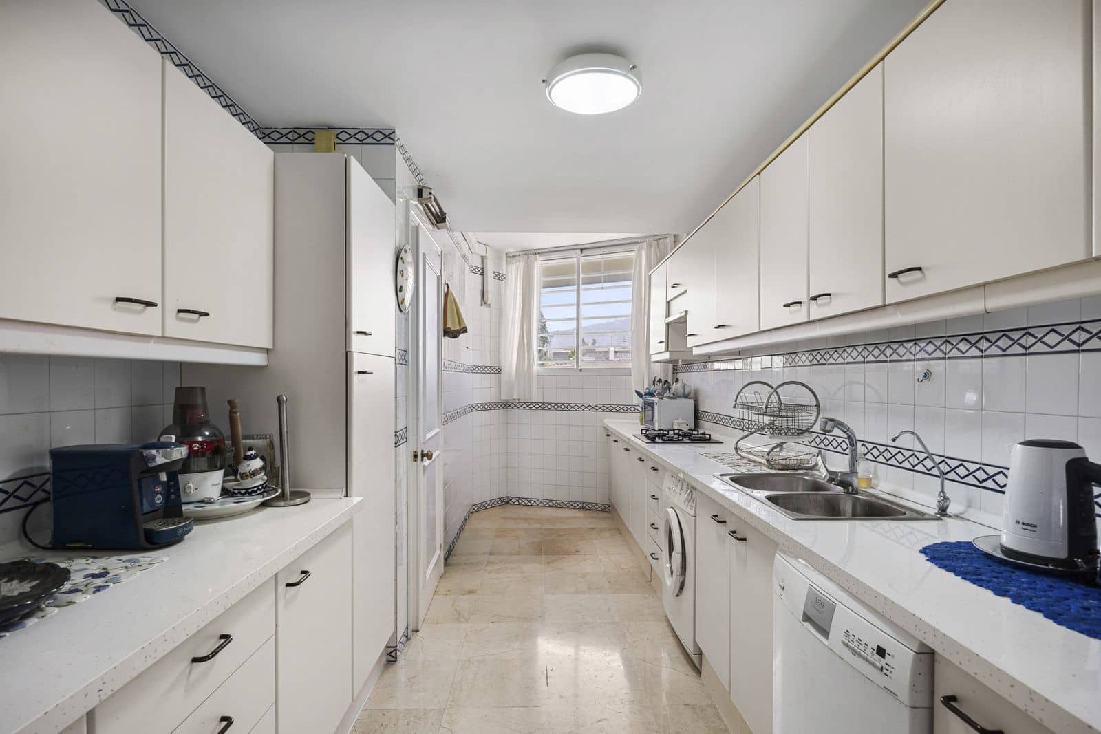 2 soveværelse Lejlighed til salg i Guadalmina - € 695.000 (Ref: 9998290)