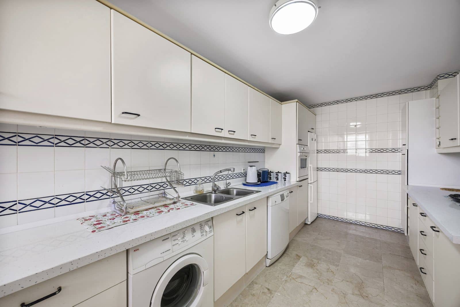 2 soveværelse Lejlighed til salg i Guadalmina - € 695.000 (Ref: 9998290)