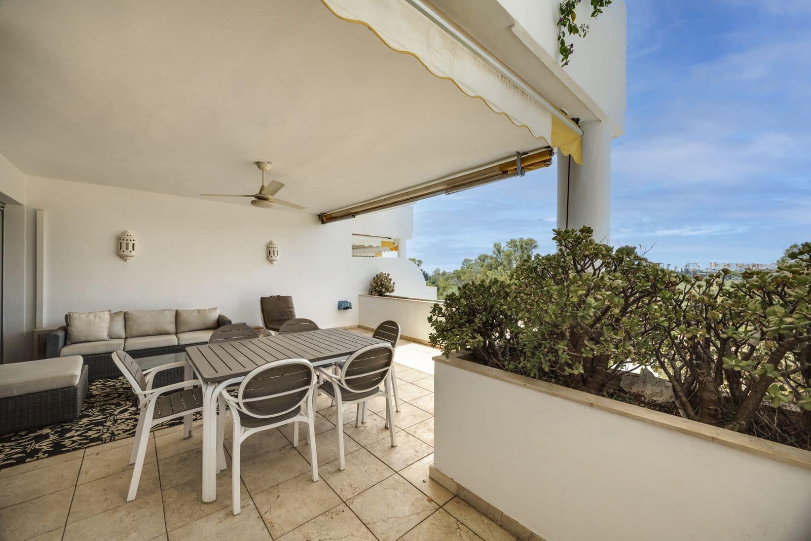 2 soveværelse Lejlighed til salg i Guadalmina - € 695.000 (Ref: 9998290)