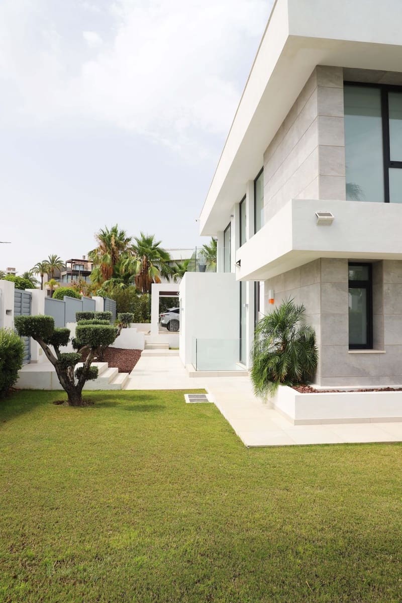5 soverom Villa til salgs i New Golden Mile - € 2 695 000 (Ref: 9998292)