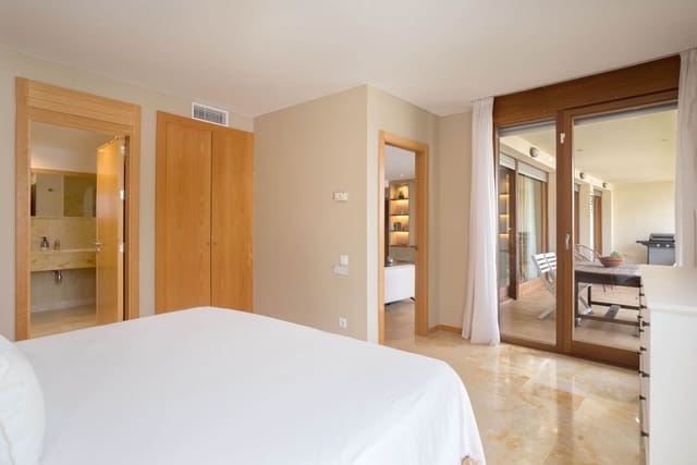 3 soverom Leilighet til salgs i Los Monteros, Marbella - € 469 000 (Ref: 9998293)
