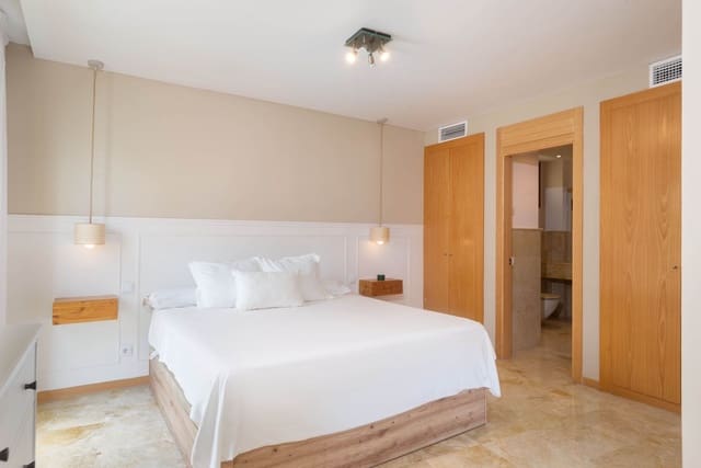 3 soverom Leilighet til salgs i Los Monteros, Marbella - € 469 000 (Ref: 9998293)