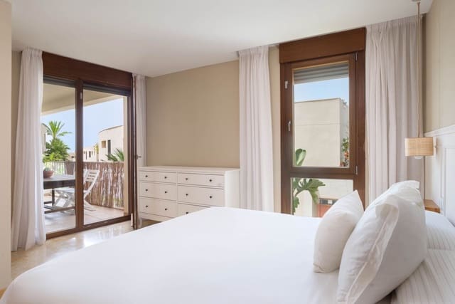 3 soverom Leilighet til salgs i Los Monteros, Marbella - € 469 000 (Ref: 9998293)
