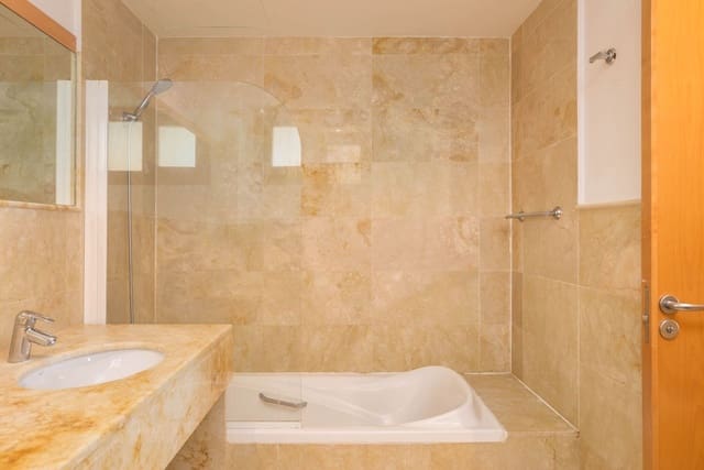 3 soverom Leilighet til salgs i Los Monteros, Marbella - € 469 000 (Ref: 9998293)