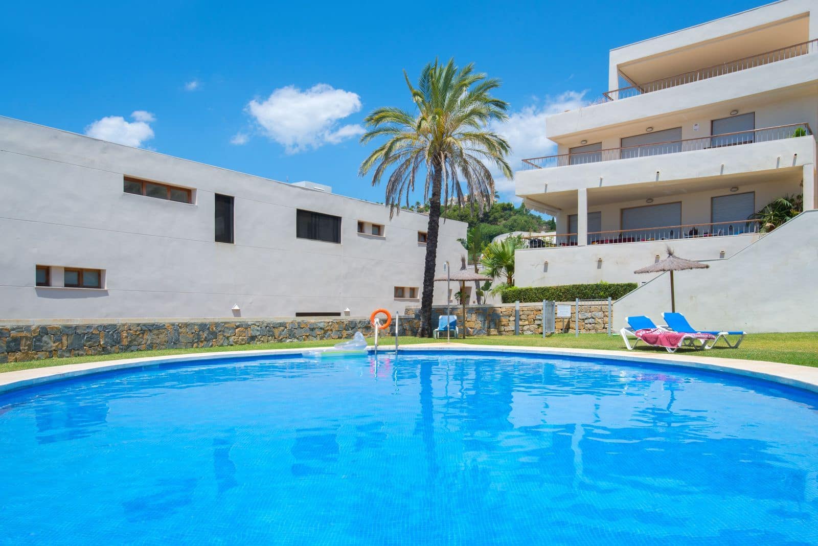 3 soverom Leilighet til salgs i Los Monteros - € 469 000 (Ref: 9998293)