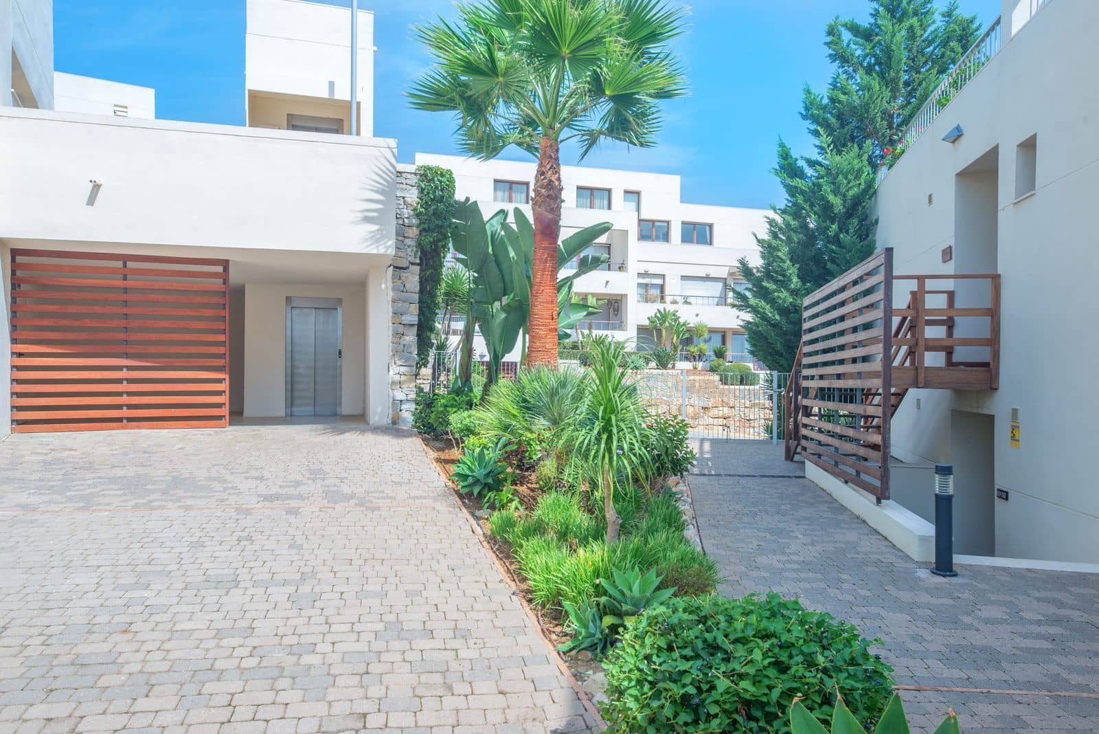 3 soverom Leilighet til salgs i Los Monteros - € 469 000 (Ref: 9998293)