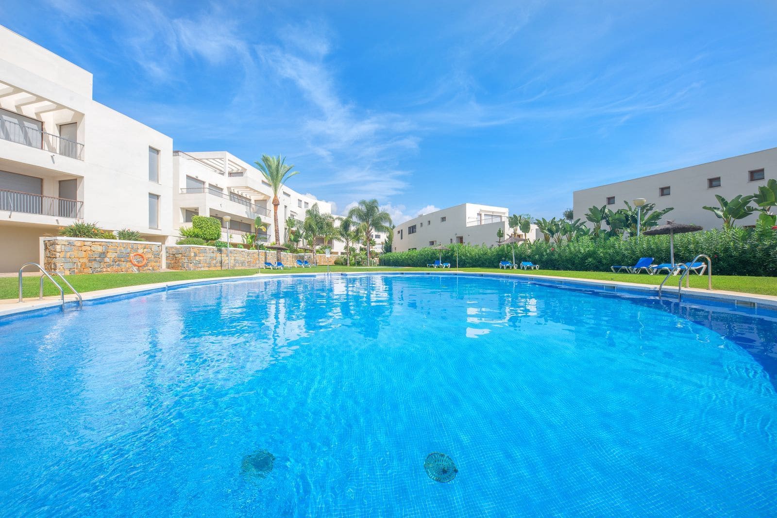 3 soverom Leilighet til salgs i Los Monteros - € 469 000 (Ref: 9998293)