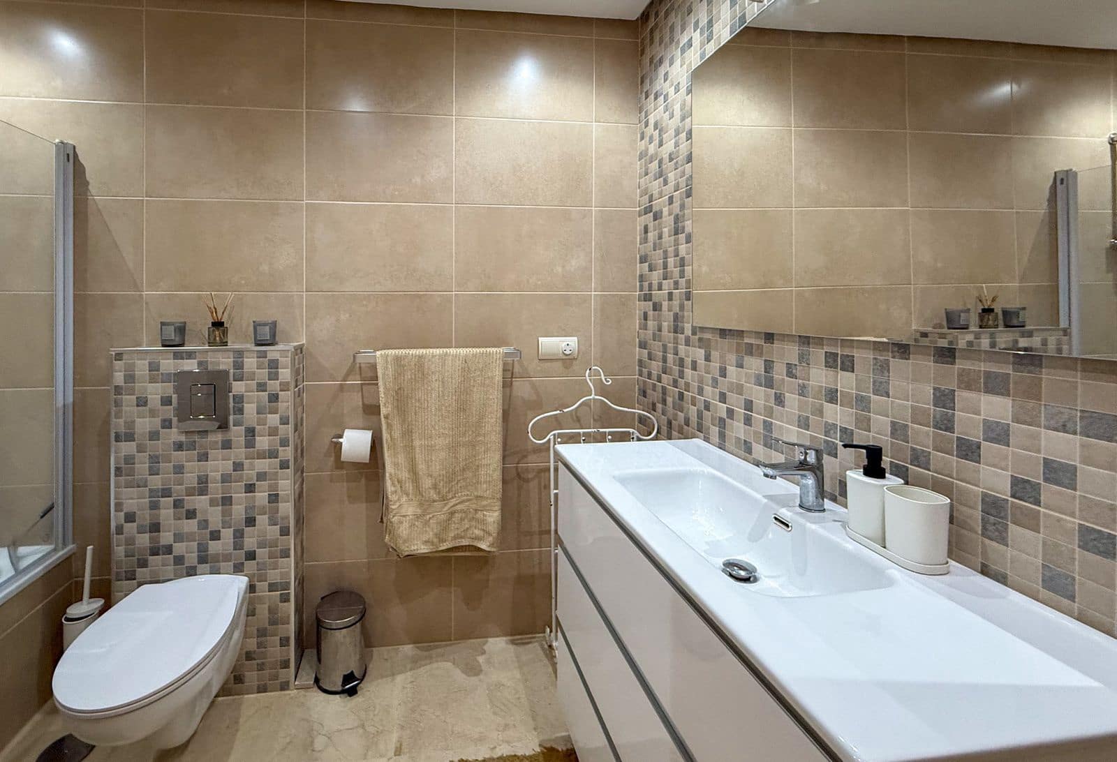 3 soveværelse Lejlighed til salg i Calahonda - € 399.950 (Ref: 9998294)