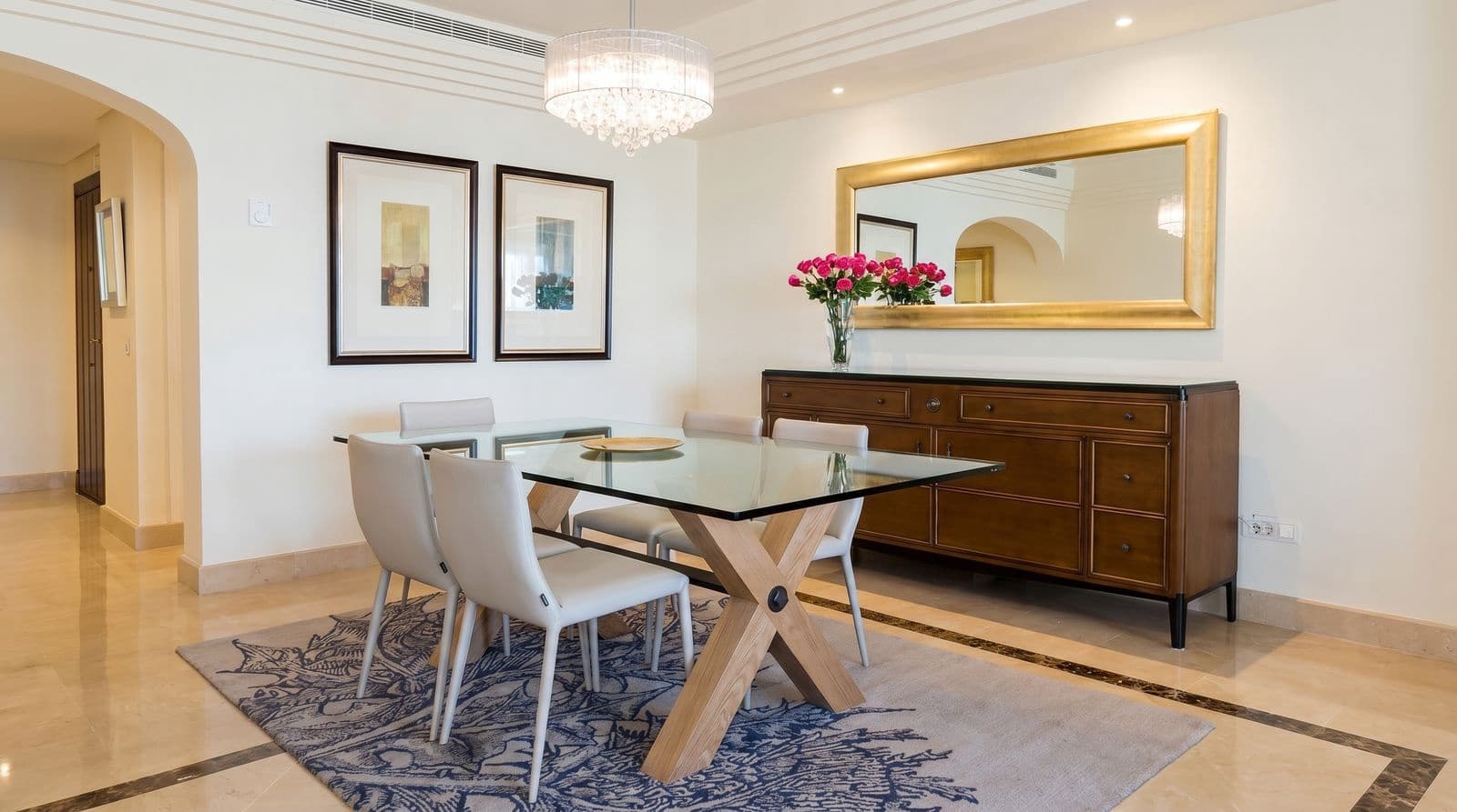 2 soveværelse Lejlighed til salg i Nueva Andalucia - € 1.000.000 (Ref: 9998296)