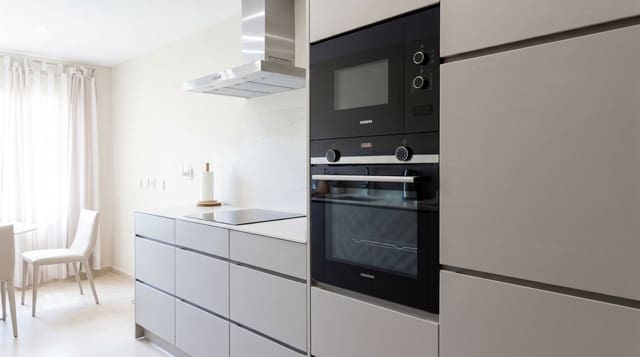 2 soveværelse Lejlighed til salg i Nueva Andalucia, Marbella - € 1.000.000 (Ref: 9998296)