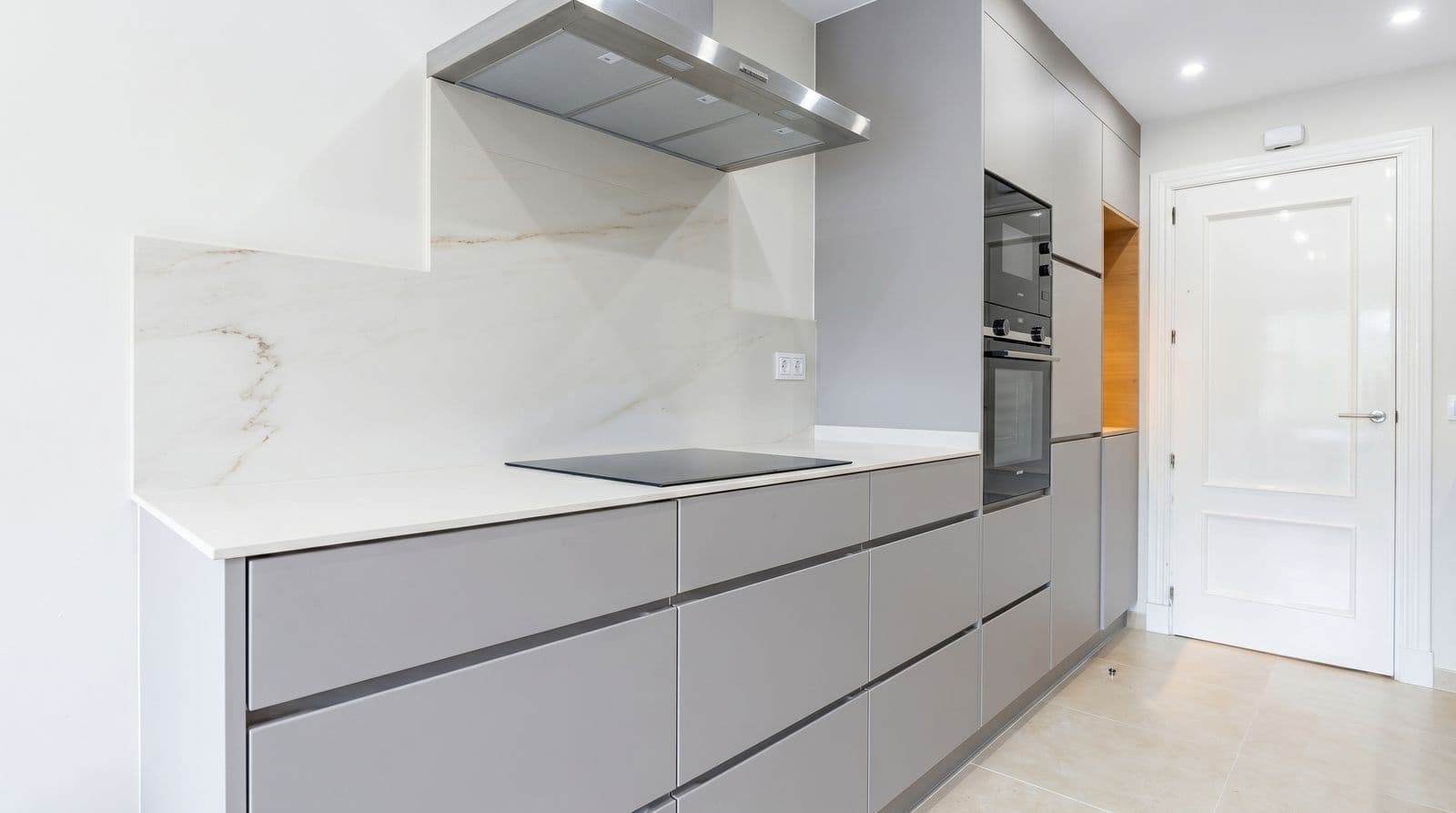 2 soveværelse Lejlighed til salg i Nueva Andalucia - € 1.000.000 (Ref: 9998296)