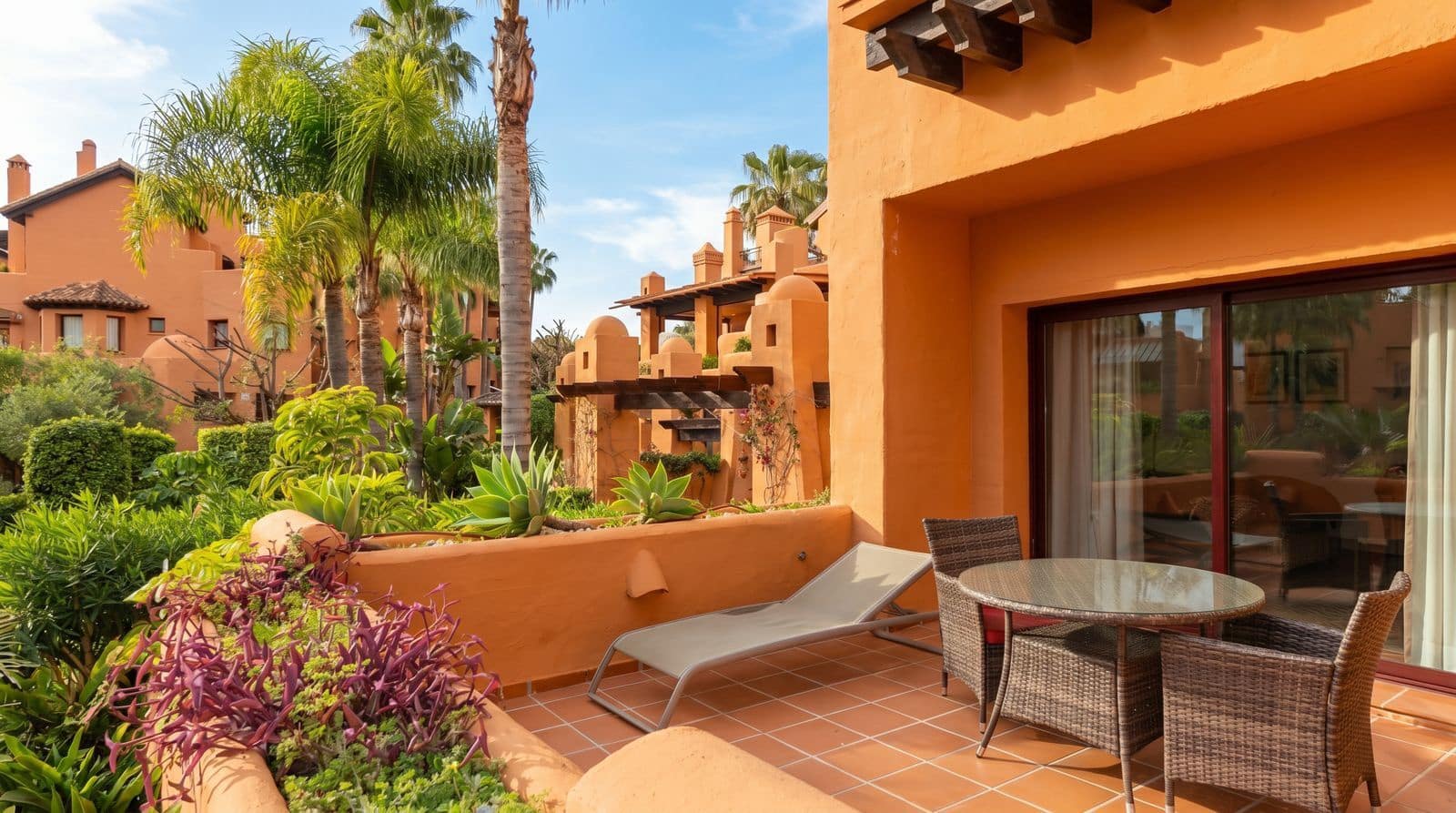 2 soveværelse Lejlighed til salg i Nueva Andalucia - € 1.000.000 (Ref: 9998296)