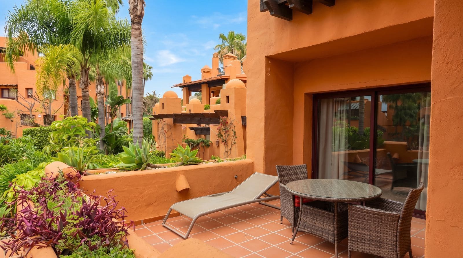 2 soveværelse Lejlighed til salg i Nueva Andalucia - € 1.000.000 (Ref: 9998296)