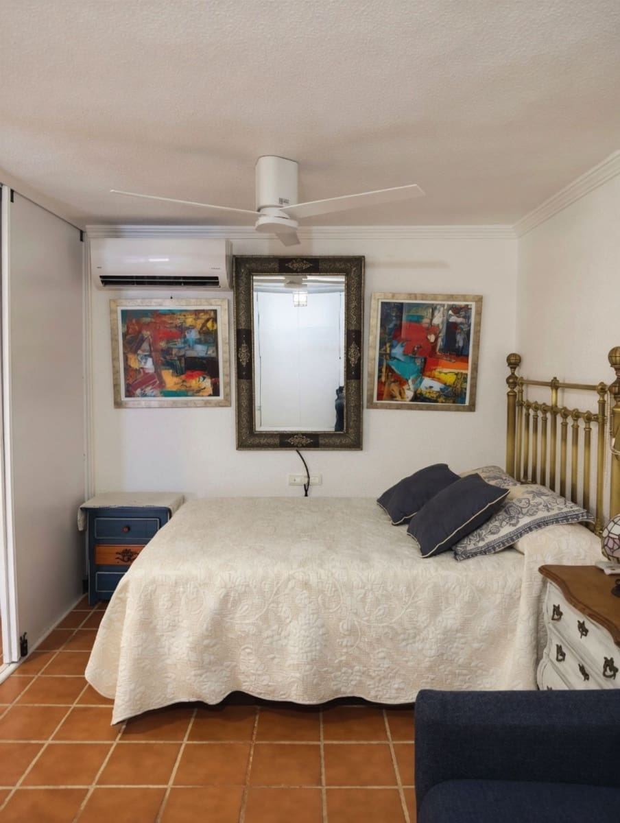 1 slaapkamer Appartement te koop in Torreguadiaro - € 325.000 (Ref: 9998305)