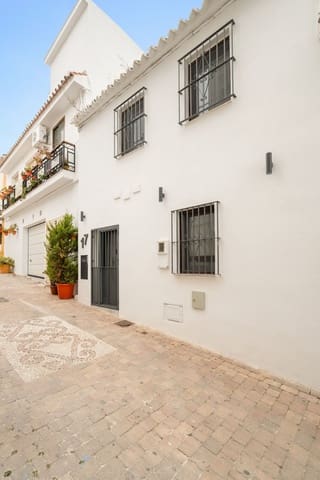 1 sypialnia Dom na sprzedaż w Estepona - 798 000 € (Ref: 9998308)
