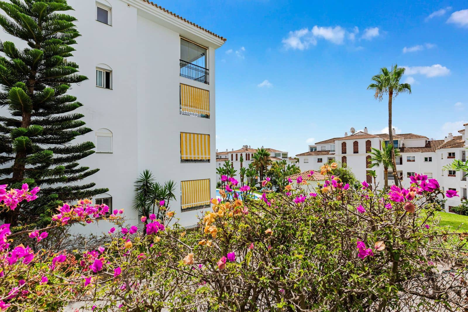2 soverom Leilighet til salgs i Calahonda - € 369 000 (Ref: 9998309)