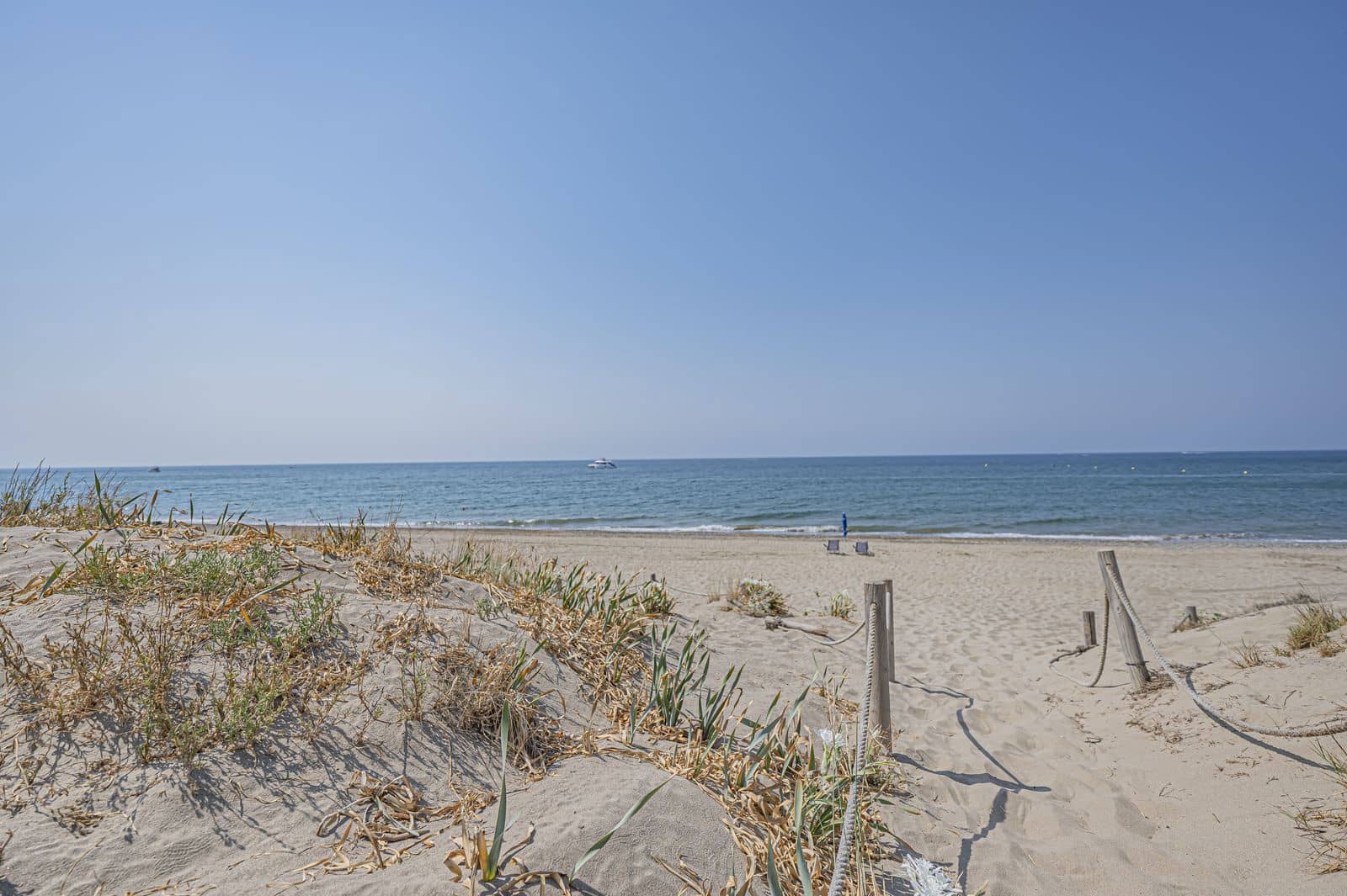 Apartamento de 2 habitaciones en Los Monteros en venta - 2.250.000 € (Ref: 9998311)