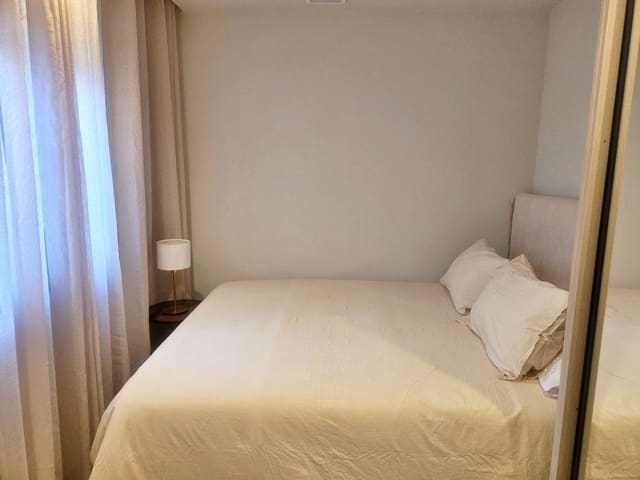 Apartamento de 3 habitaciones en Puerto Banus, Marbella en venta - 945.000 € (Ref: 9998312)
