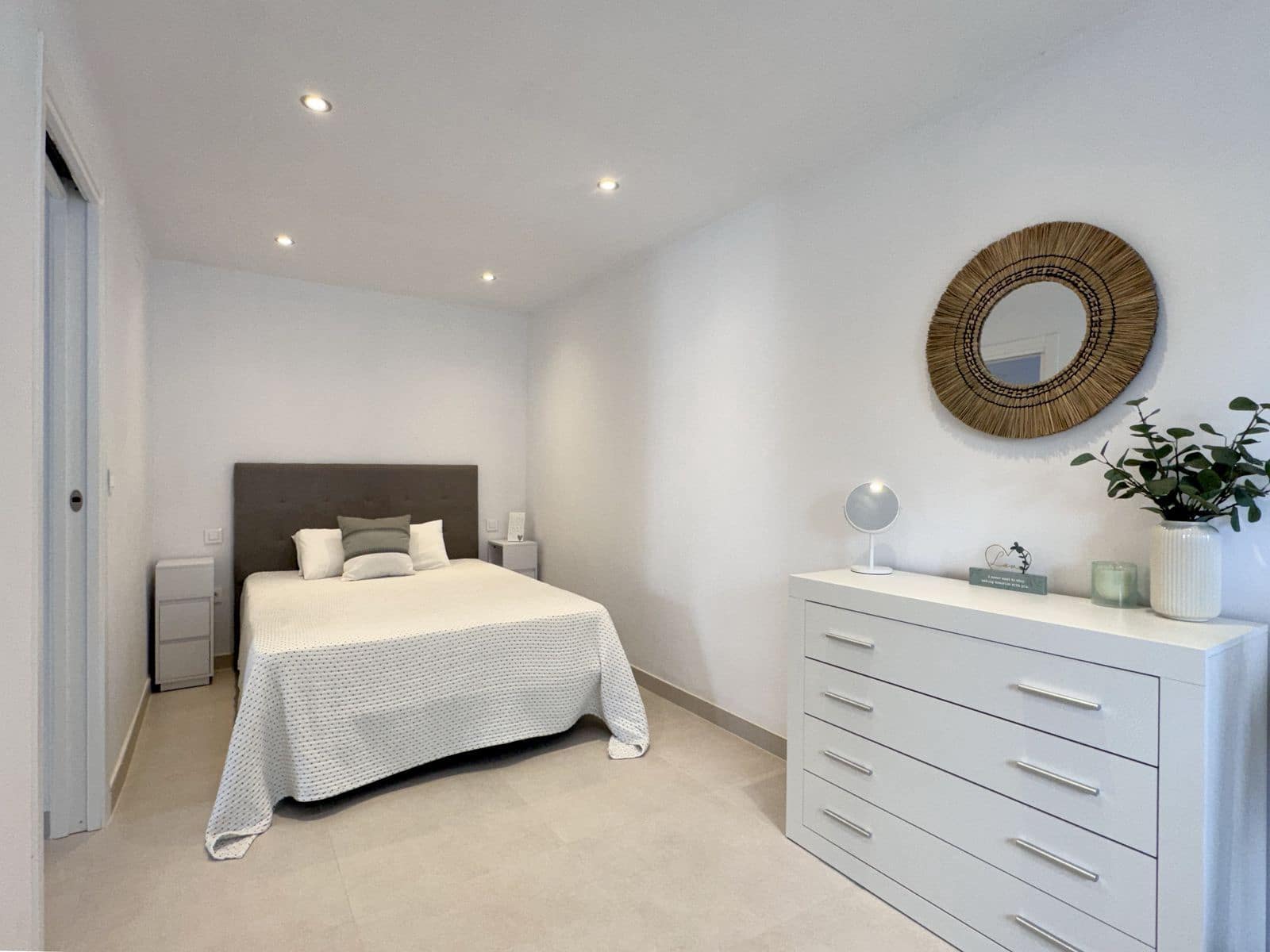 2 slaapkamer Appartement te koop in Riviera del Sol - € 395.000 (Ref: 9998314)