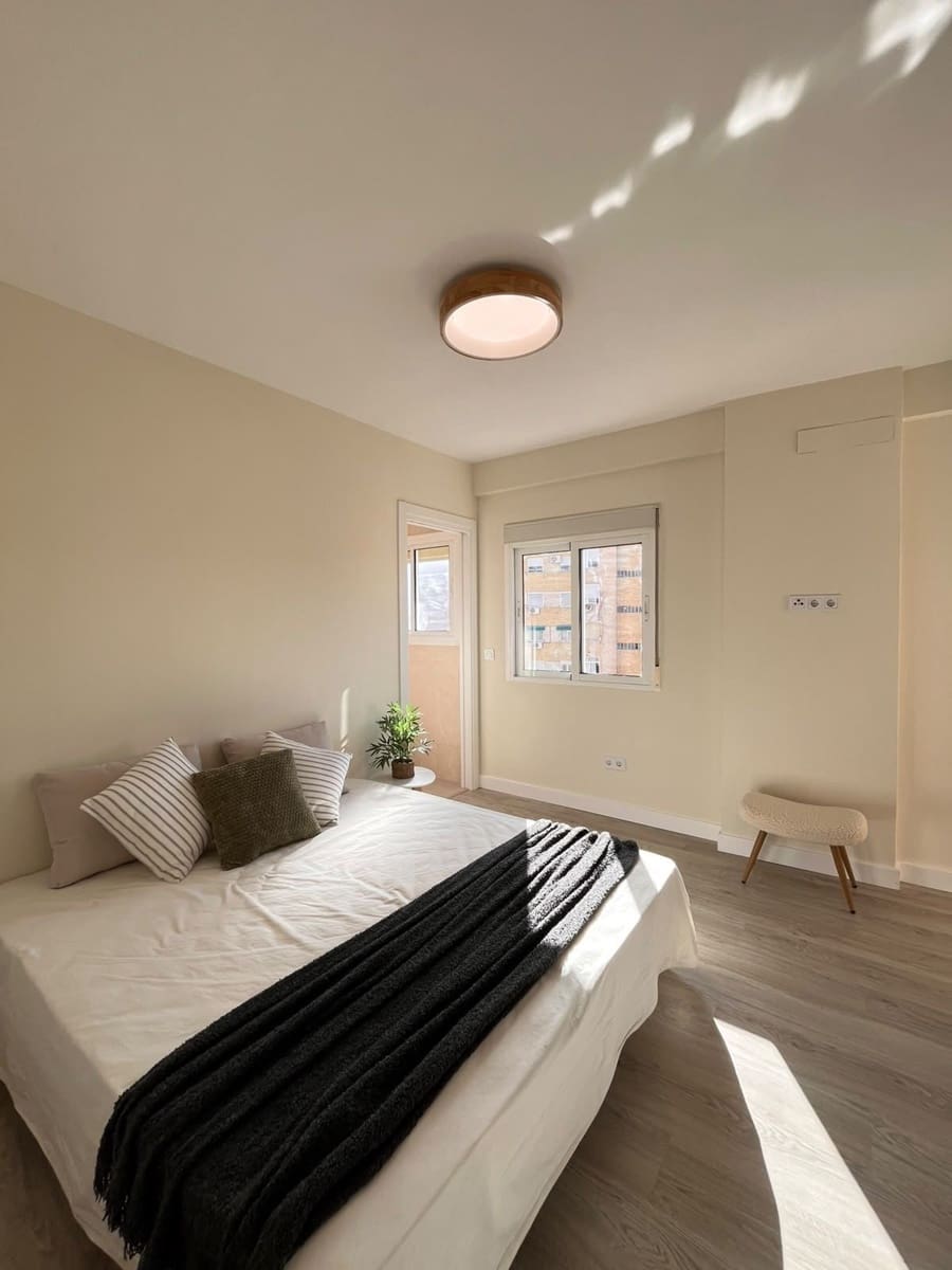 3 slaapkamer Appartement te koop in Malaga stad - € 330.000 (Ref: 9998319)