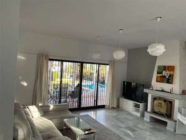 4 slaapkamer Villa te koop in Hacienda Las Chapas, Marbella - € 1.446.000 (Ref: 9998320)