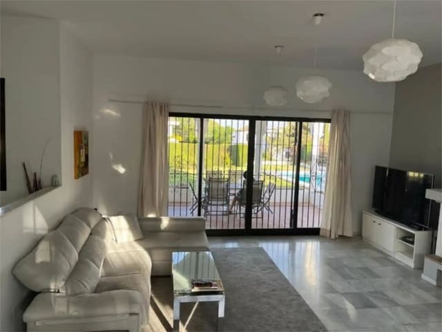 4 slaapkamer Villa te koop in Hacienda Las Chapas, Marbella - € 1.446.000 (Ref: 9998320)