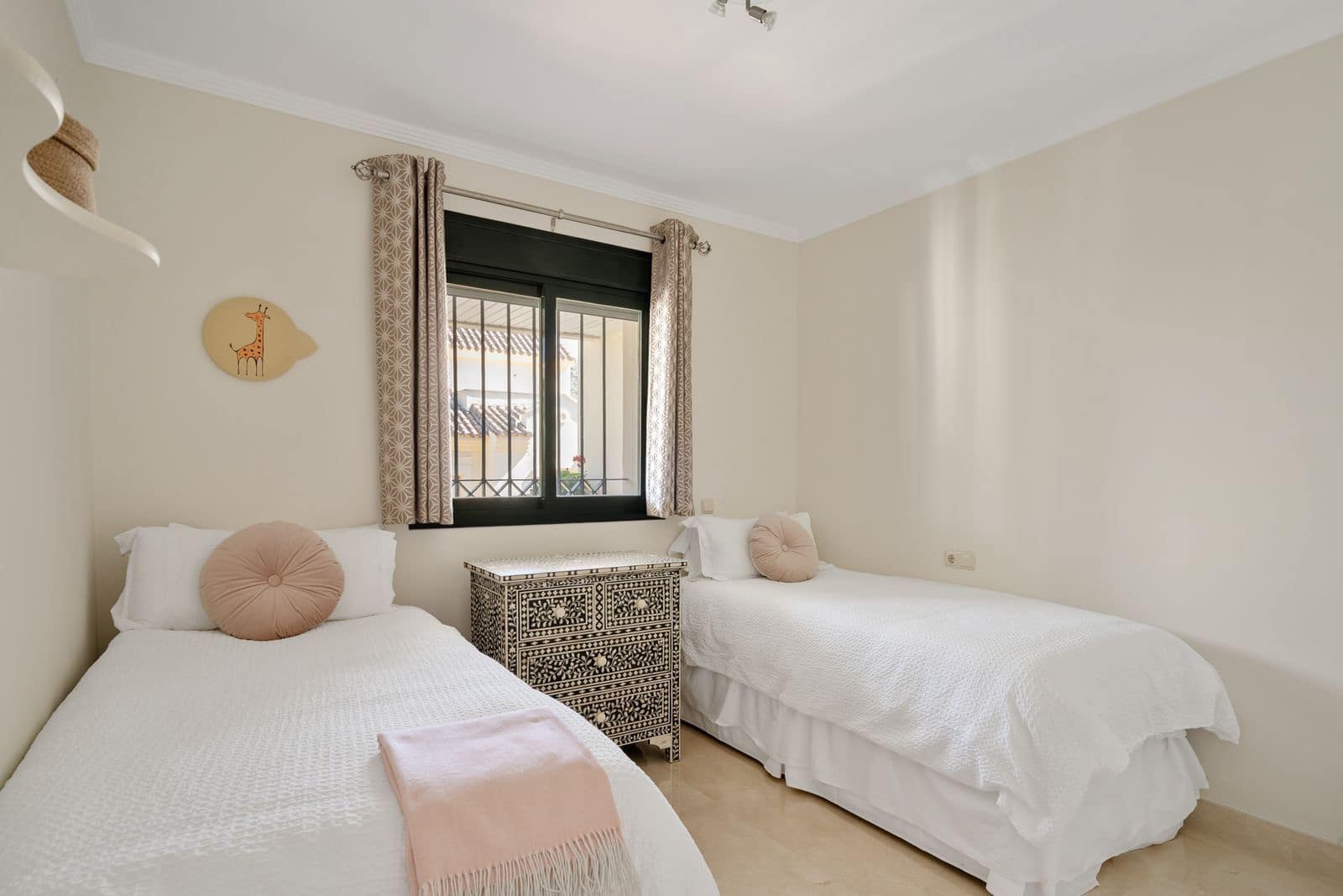 3 soveværelse Lejlighed til salg i Nueva Andalucia - € 685.000 (Ref: 9998321)