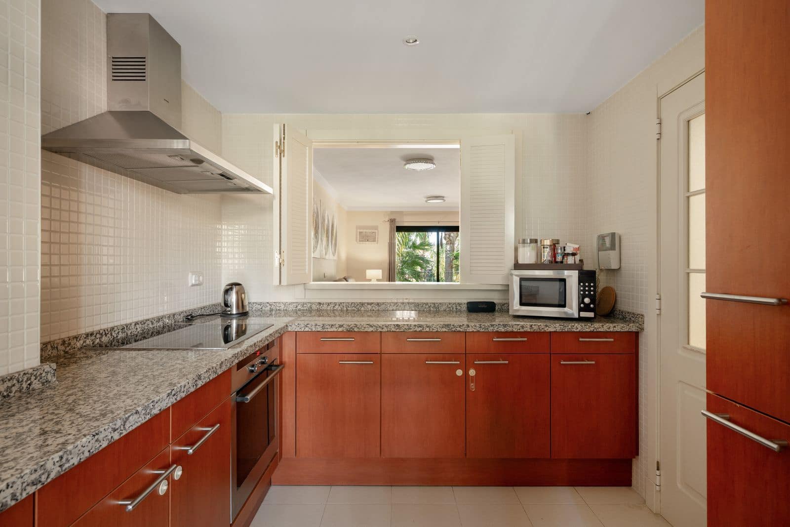 3 soveværelse Lejlighed til salg i Nueva Andalucia - € 685.000 (Ref: 9998321)