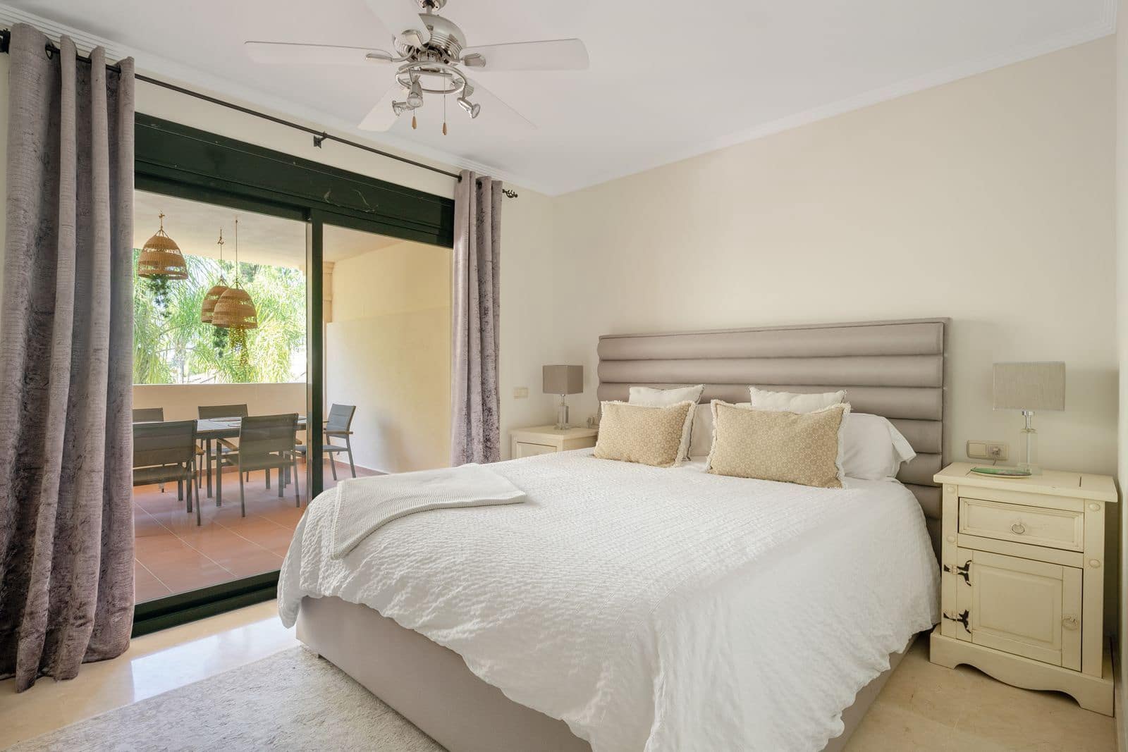 3 soveværelse Lejlighed til salg i Nueva Andalucia - € 685.000 (Ref: 9998321)
