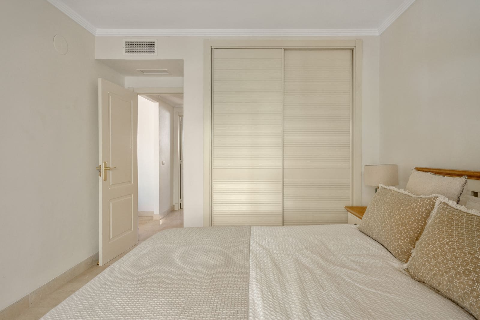 3 soveværelse Lejlighed til salg i Nueva Andalucia - € 685.000 (Ref: 9998321)