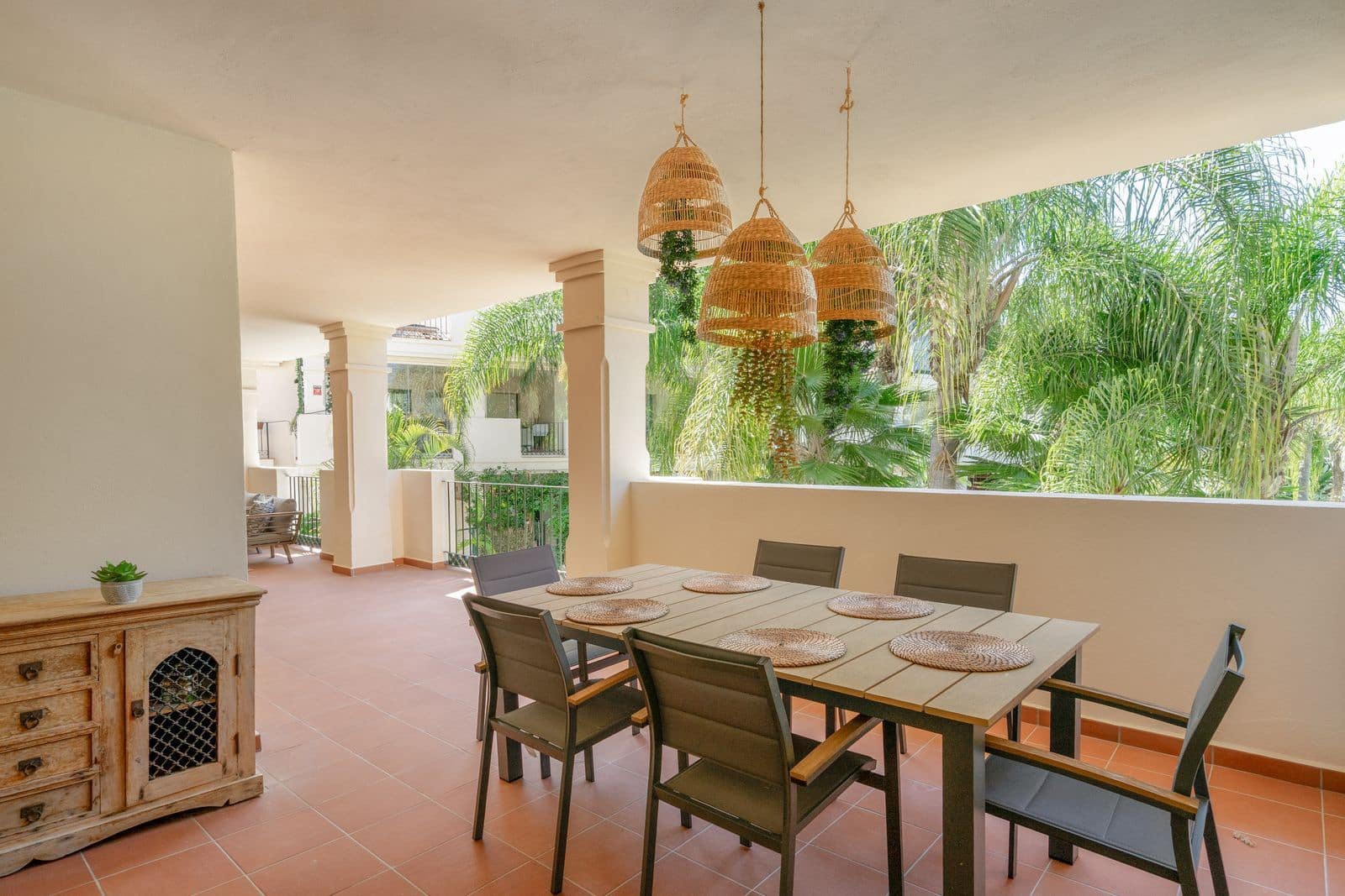 3 soveværelse Lejlighed til salg i Nueva Andalucia - € 685.000 (Ref: 9998321)