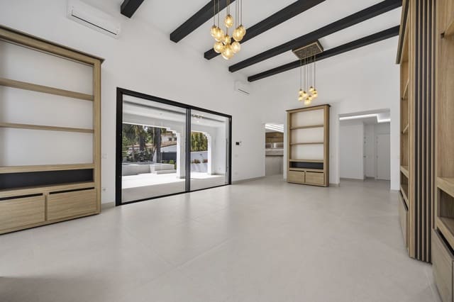 4 slaapkamer Villa te koop in Guadalmina Alta, Marbella - € 2.595.000 (Ref: 9998325)