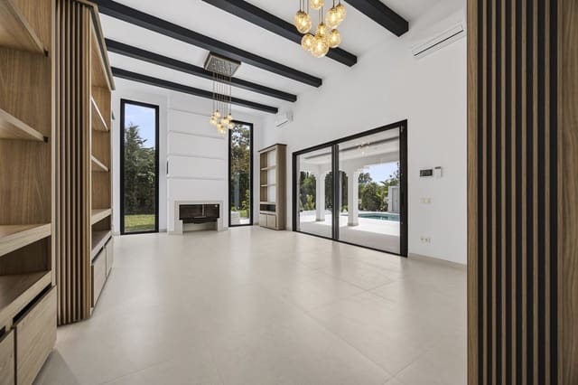 4 slaapkamer Villa te koop in Guadalmina Alta, Marbella - € 2.595.000 (Ref: 9998325)