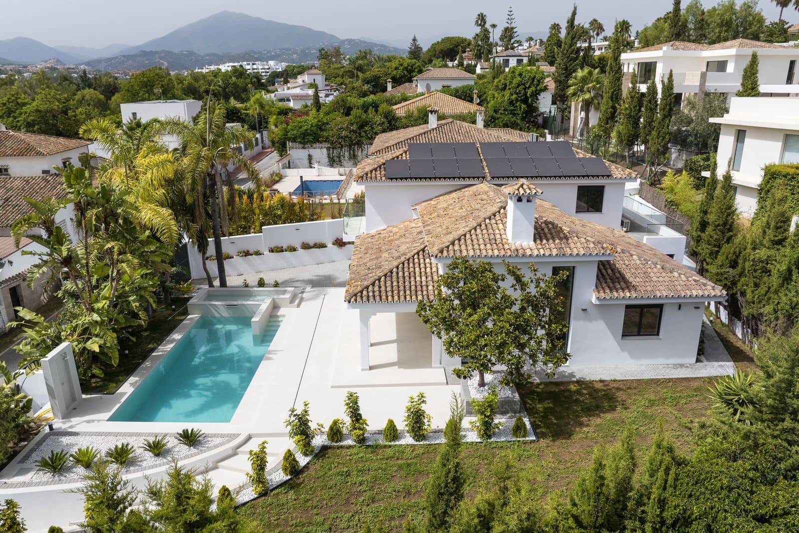 4 slaapkamer Villa te koop in Guadalmina - € 2.595.000 (Ref: 9998325)