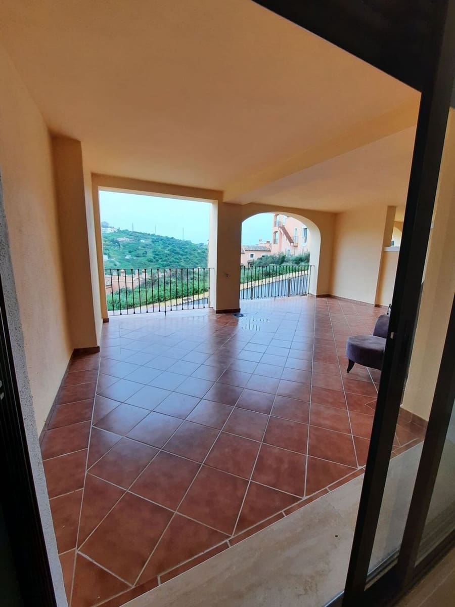 2 sypialnia Apartament na sprzedaż w Estepona - 520 000 € (Ref: 9998342)