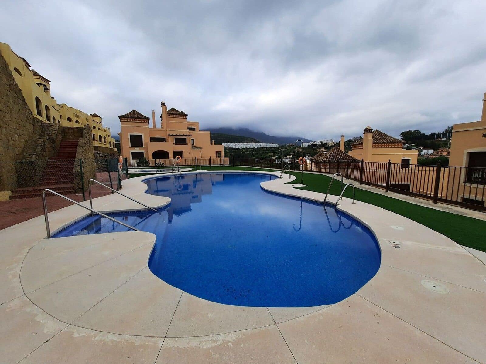 2 sypialnia Apartament na sprzedaż w Estepona - 520 000 € (Ref: 9998342)
