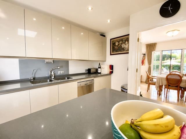3 quarto Moradia para venda em Saladillo-Benamara, Estepona - 1 300 000 € (Ref: 9998355)
