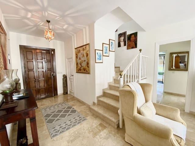 3 quarto Moradia para venda em Saladillo-Benamara, Estepona - 1 300 000 € (Ref: 9998355)
