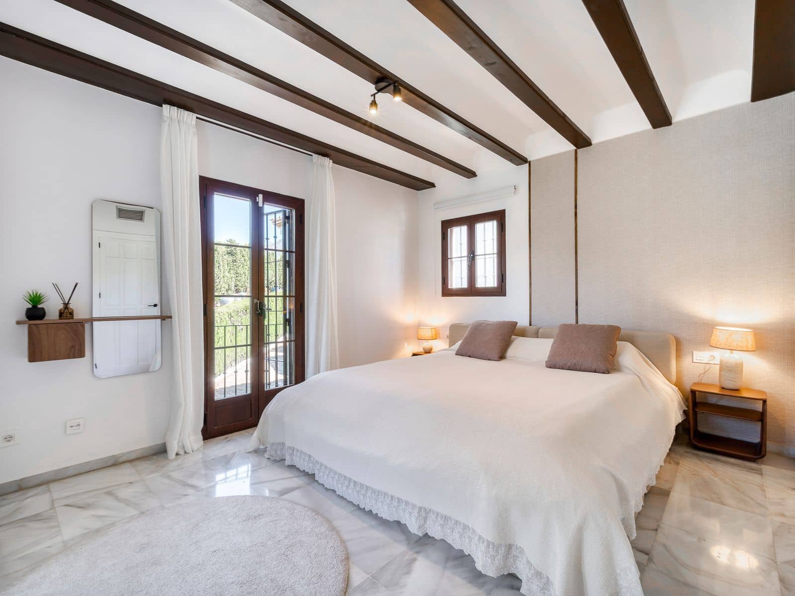 3 bedroom Semi-detached Villa for sale in Marbella - € 1,250,000 (Ref: 9998358)