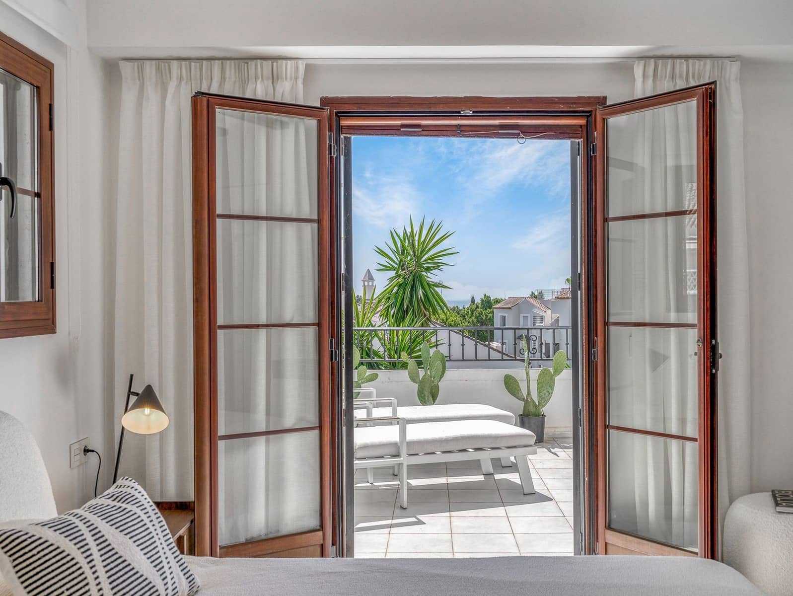 3 bedroom Semi-detached Villa for sale in Marbella - € 1,250,000 (Ref: 9998358)