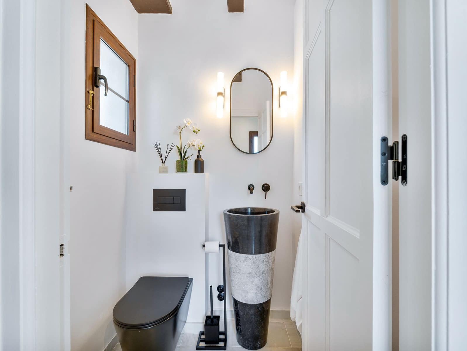 3 bedroom Semi-detached Villa for sale in Marbella - € 1,250,000 (Ref: 9998358)