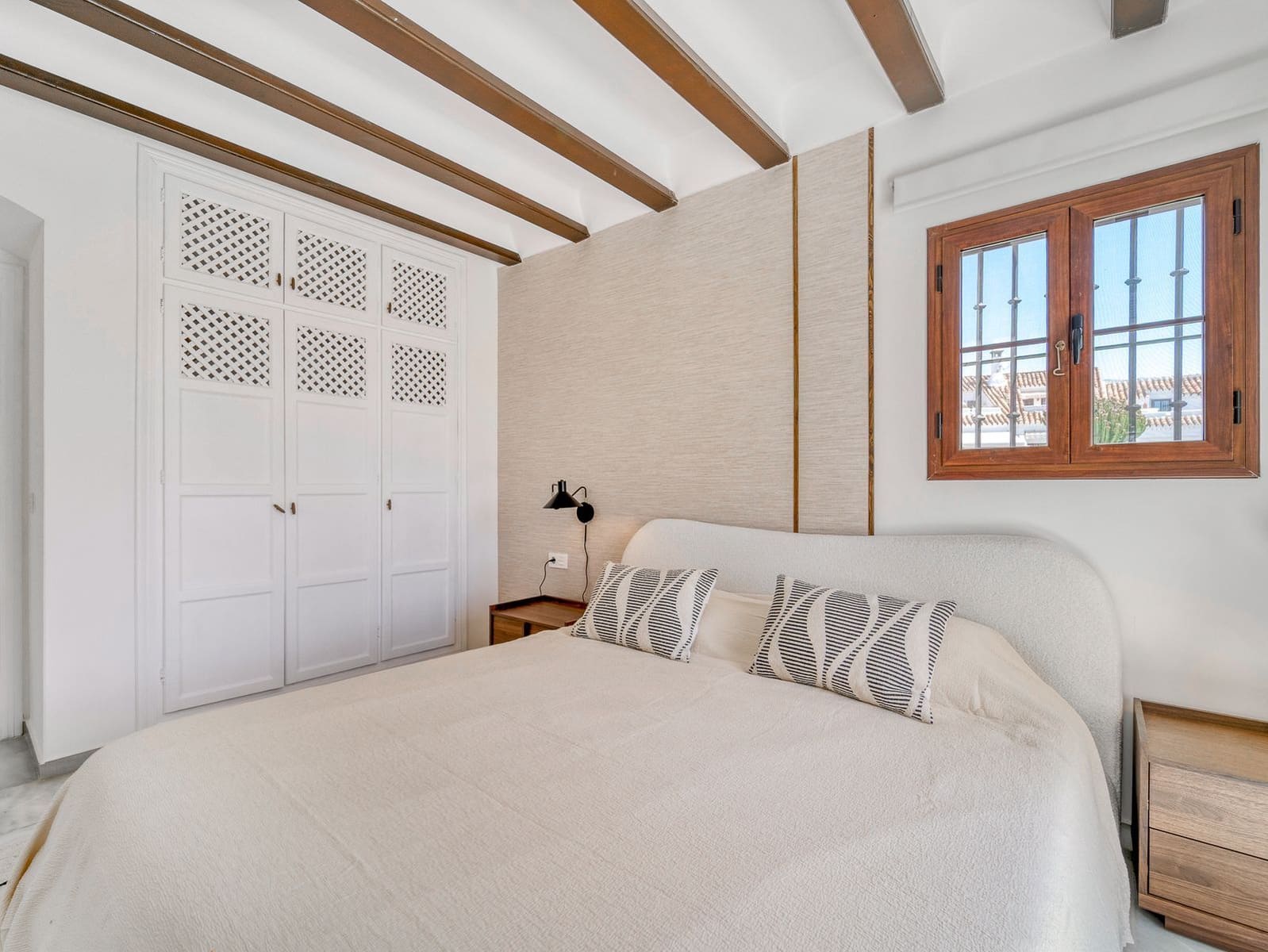 3 bedroom Semi-detached Villa for sale in Marbella - € 1,250,000 (Ref: 9998358)
