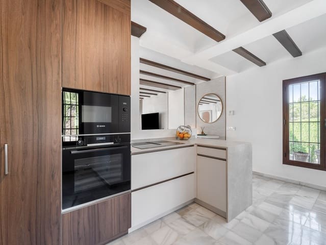 3 soverom Kjedet enebolig til salgs i Marbella - € 1 250 000 (Ref: 9998358)
