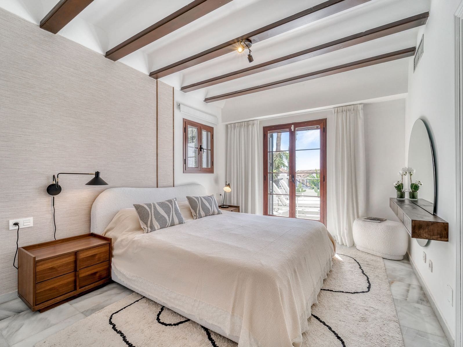 3 bedroom Semi-detached Villa for sale in Marbella - € 1,250,000 (Ref: 9998358)