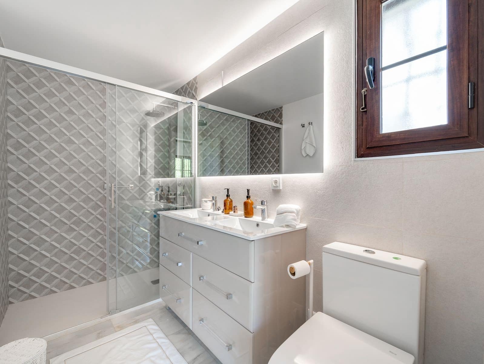 3 bedroom Semi-detached Villa for sale in Marbella - € 1,250,000 (Ref: 9998358)